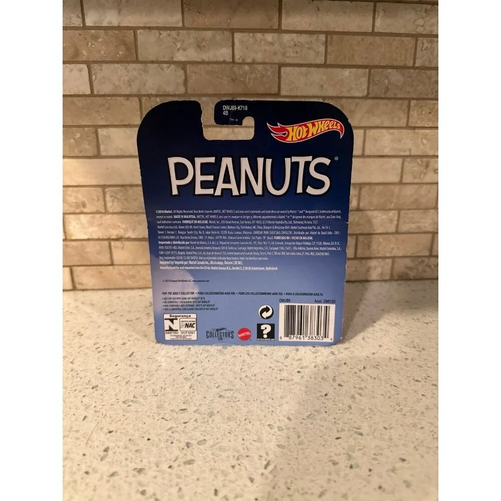 Hot Wheels 2018 50th Anniversary HW Screen‎ Time Peanuts Snoopy Car 25/365